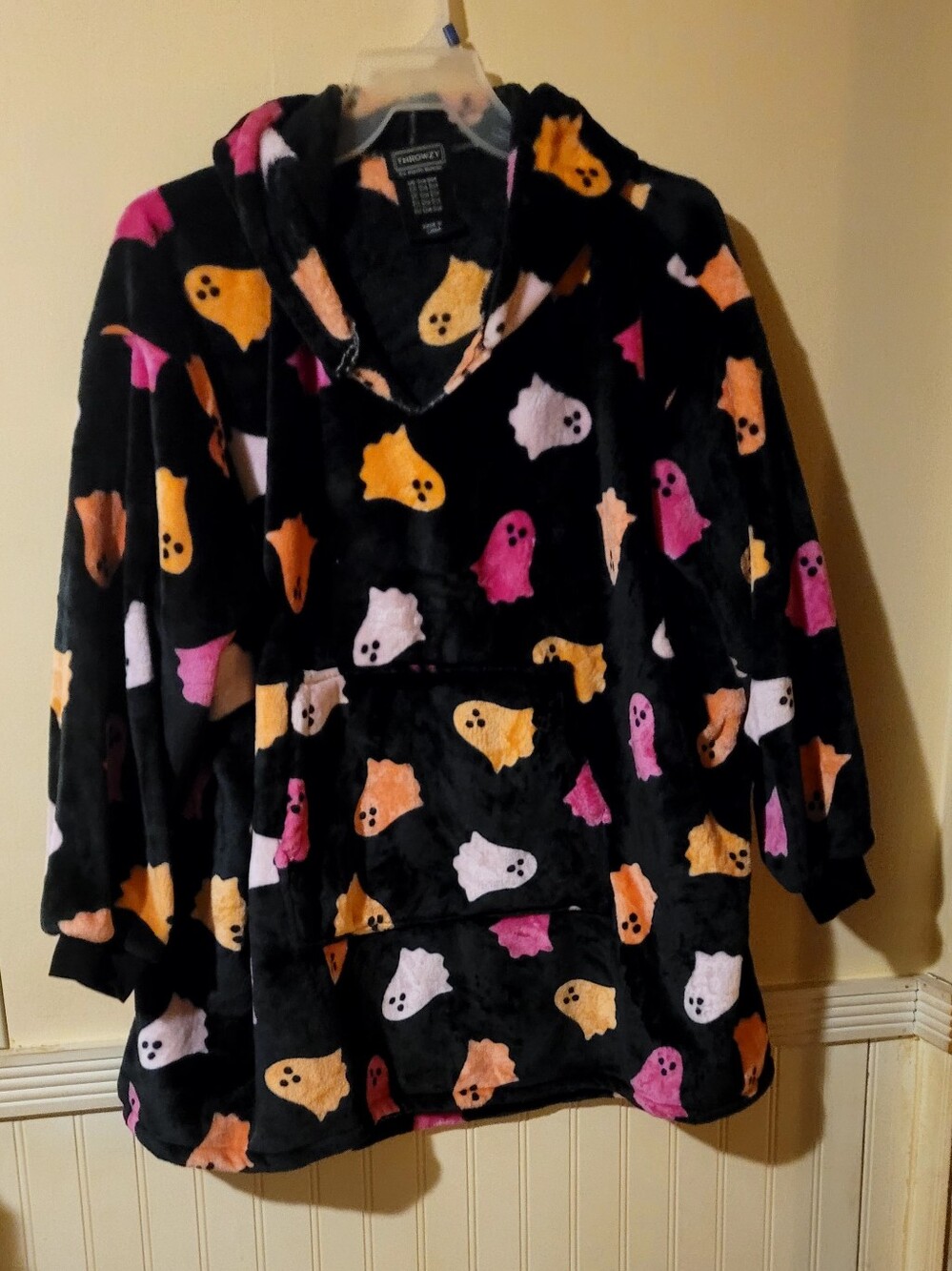 Women's Halloween Plush Black Hoodie with Colorful Ghosts